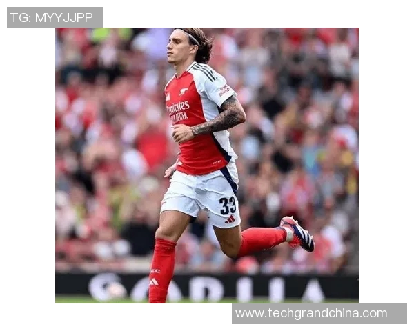 男主足球明星的成长之路与爱情纠葛在绿茵场上的奋斗与追寻